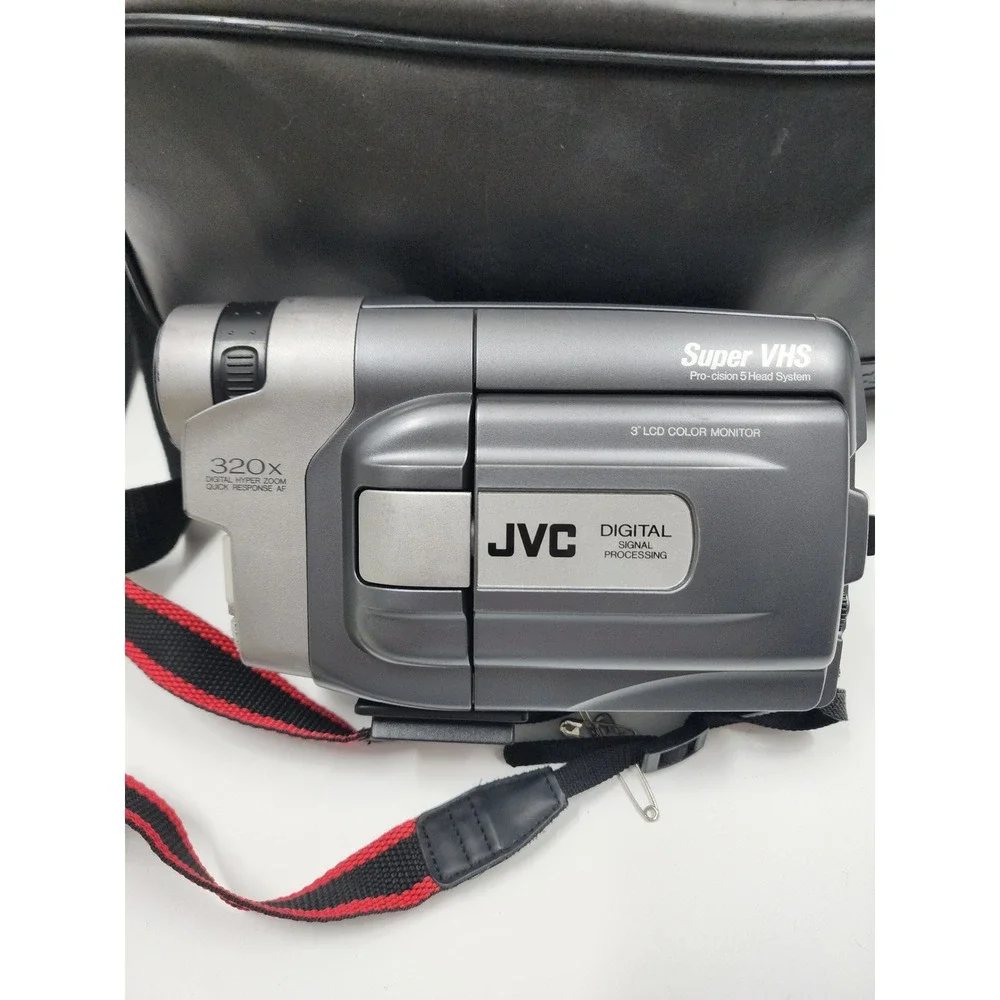 JVC GR-SXM915U Super VHS-C Camcorder Bundle 320x Zoom 3in LCD Remote Case Tapes
